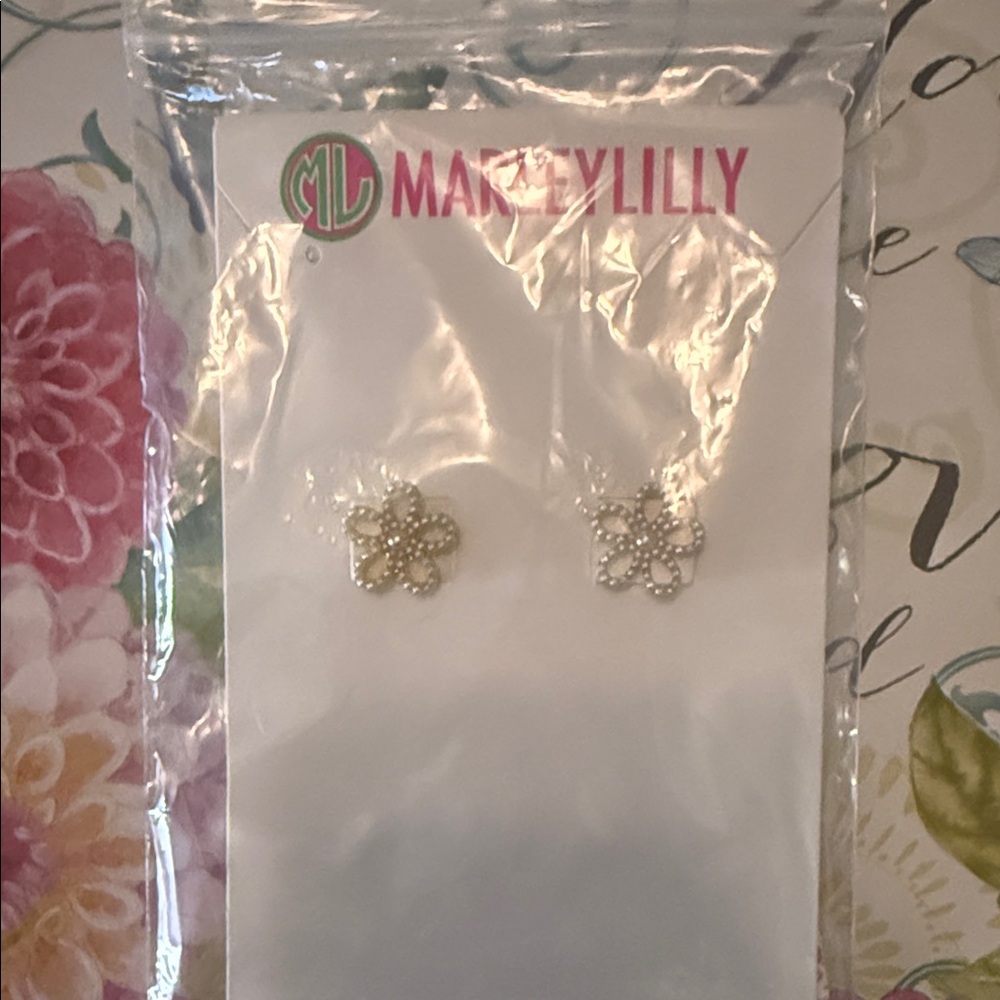 MarleyLilly Silver Floral Pearl-Accent Stud Earrings - Picture 4 of 4